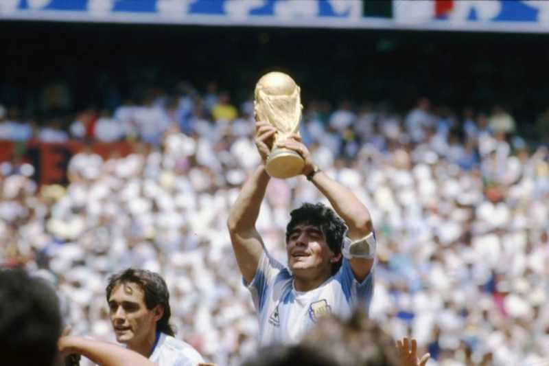 Diego Maradona - Cầu thủ xuất sắc nhất thế giới 